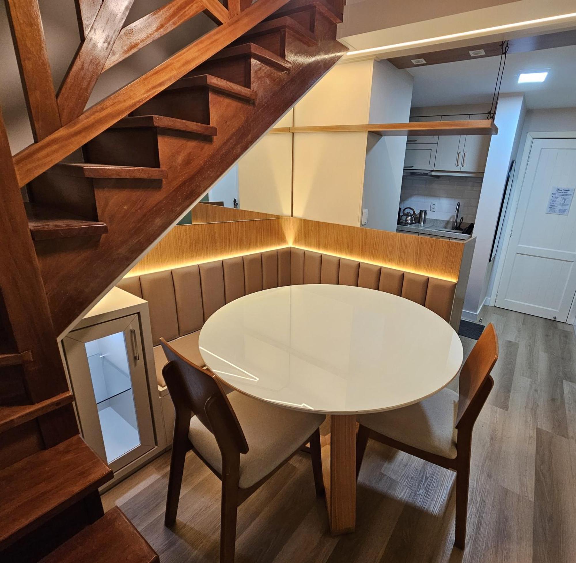 Cantinho Oliveiras. Apartamento *